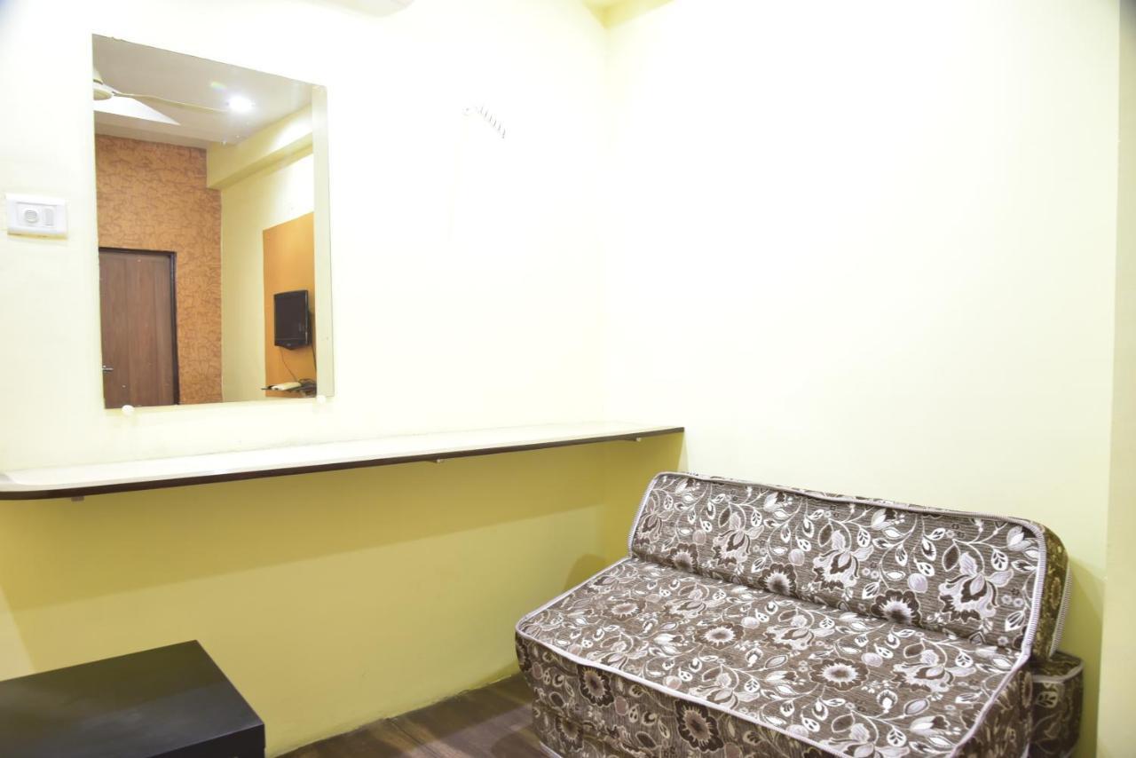 Hotel Drishti Inn Khāpri Екстериор снимка