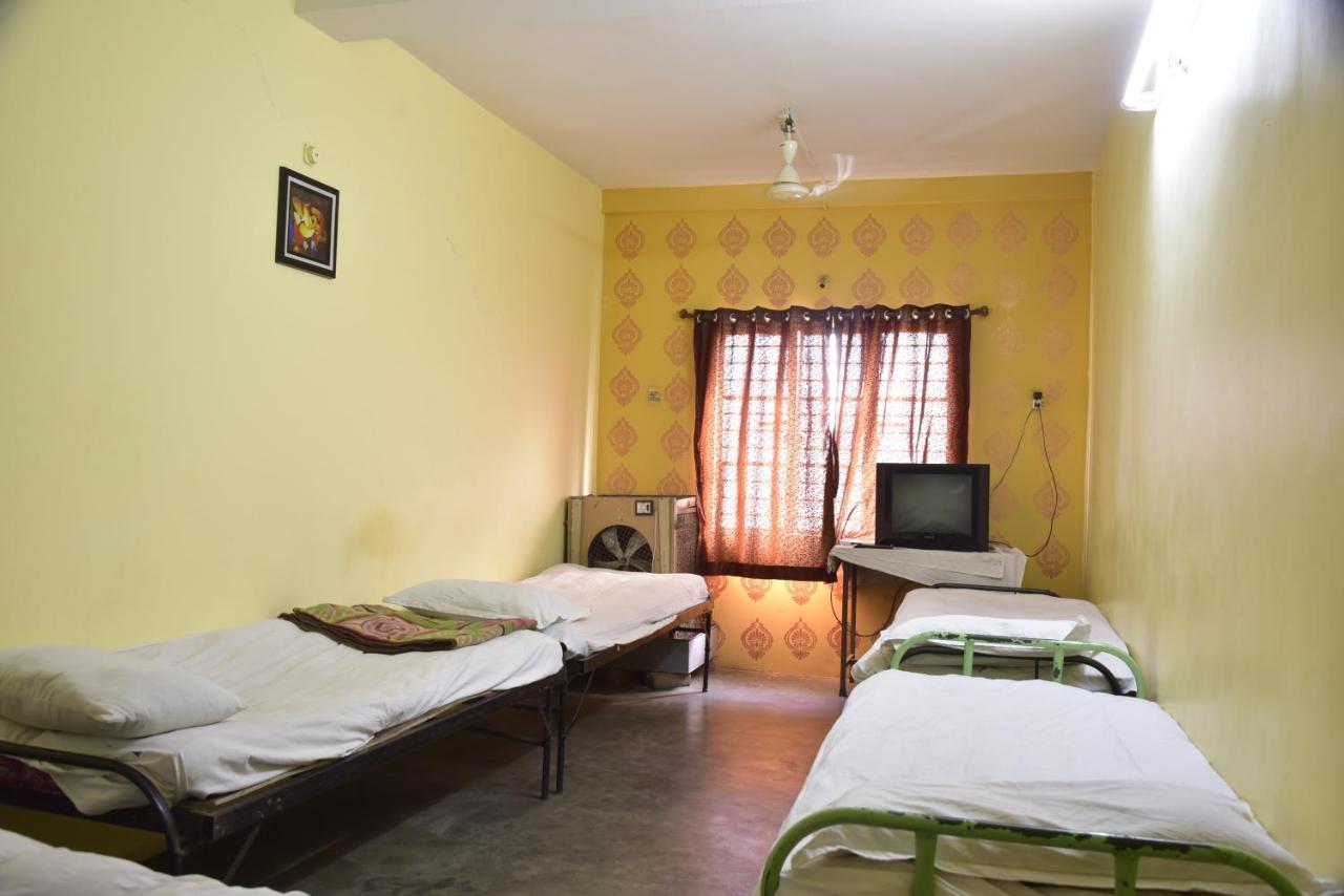 Hotel Drishti Inn Khāpri Екстериор снимка
