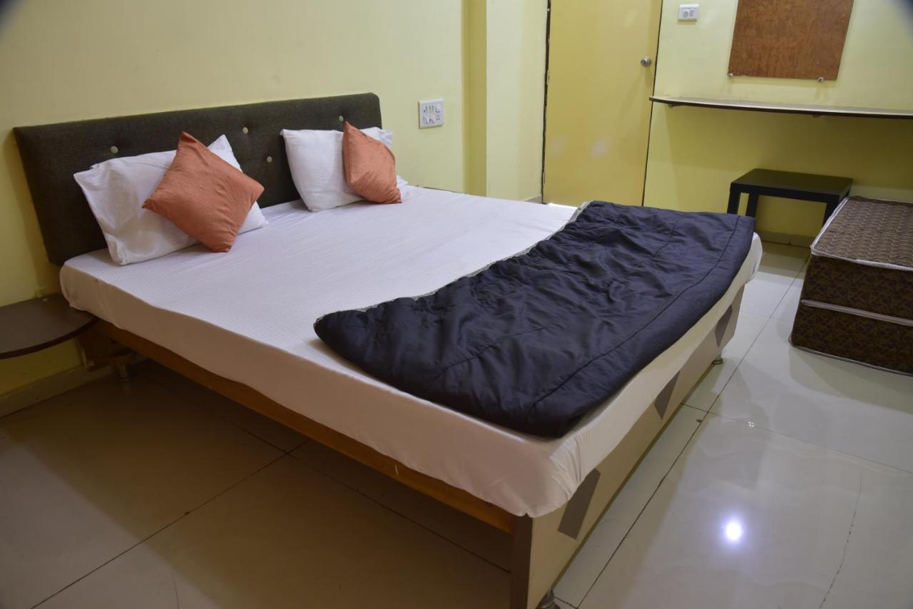 Hotel Drishti Inn Khāpri Екстериор снимка